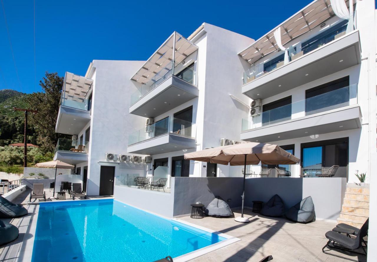 Angelica'S And Irene'S Design Apartments Swimming Pool Nikiana Exterior photo